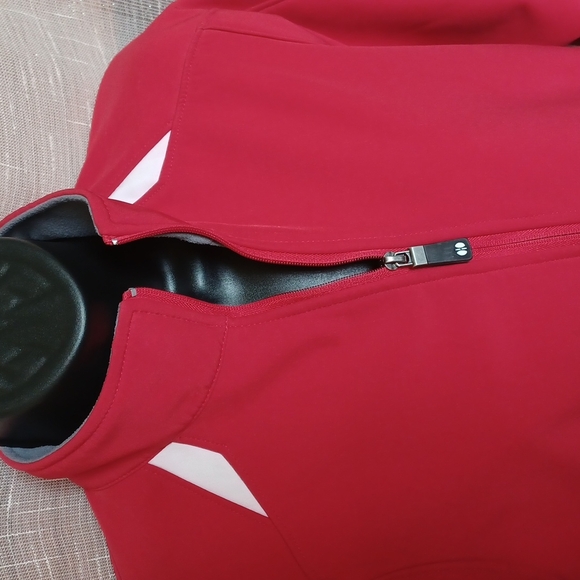 HOLLOWAY JACKET M, excellent condition,  red & white, zip pockets, fleece lined - Picture 2 of 5